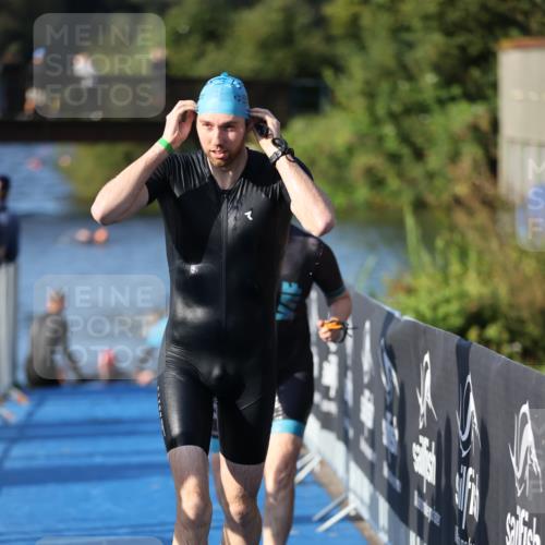 25.08.2024 - Elbe Triathlon Hamburg H.Heesch http://msf.ph/oto/6854117 25.08.2024 09:01:40 Schwimmen 135, 175, 210, 215, 244, 282, 284, 290, 293, 318, 385 meine-sportfotos.de