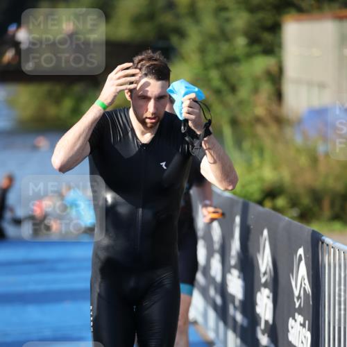 25.08.2024 - Elbe Triathlon Hamburg H.Heesch http://msf.ph/oto/6854157 25.08.2024 09:01:41 Schwimmen 135, 175, 210, 215, 244, 282, 284, 290, 293, 318, 385 meine-sportfotos.de