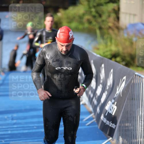 25.08.2024 - Elbe Triathlon Hamburg H.Heesch http://msf.ph/oto/6854214 25.08.2024 09:01:52 Schwimmen 135, 215, 244, 282, 290, 385 meine-sportfotos.de