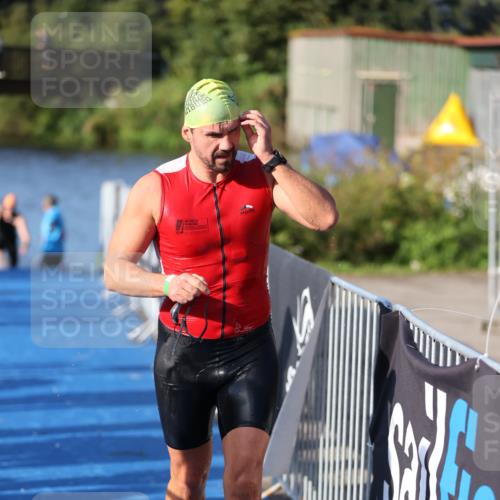 25.08.2024 - Elbe Triathlon Hamburg H.Heesch http://msf.ph/oto/6854568 25.08.2024 09:02:44 Schwimmen 217, 305 meine-sportfotos.de