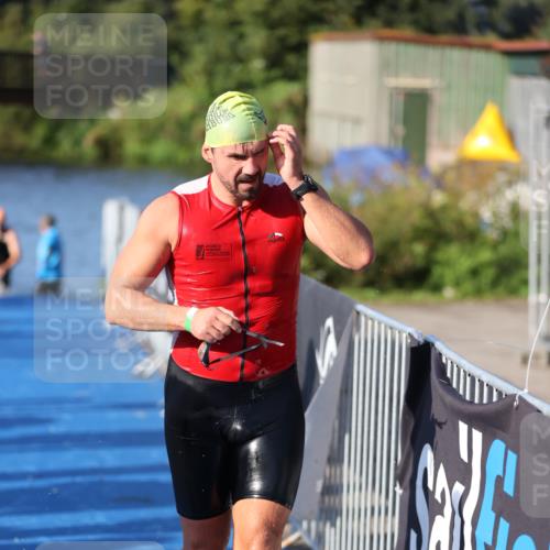 25.08.2024 - Elbe Triathlon Hamburg H.Heesch http://msf.ph/oto/6854574 25.08.2024 09:02:44 Schwimmen 217, 305 meine-sportfotos.de