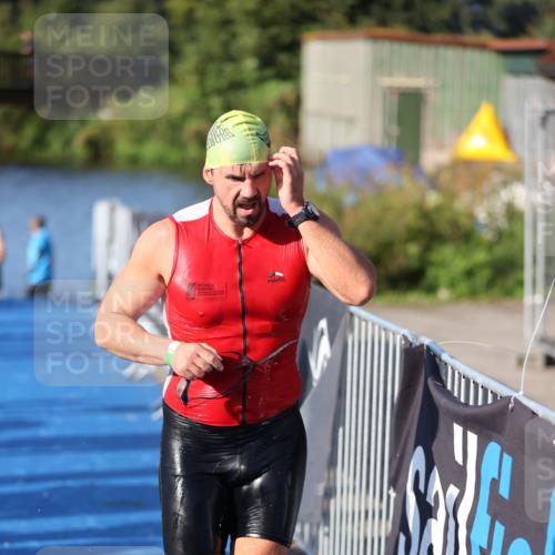 25.08.2024 - Elbe Triathlon Hamburg H.Heesch http://msf.ph/oto/6854582 25.08.2024 09:02:44 Schwimmen 217, 305 meine-sportfotos.de