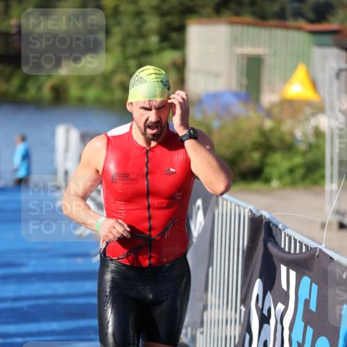 25.08.2024 - Elbe Triathlon Hamburg H.Heesch http://msf.ph/oto/6854587 25.08.2024 09:02:44 Schwimmen 217, 305 meine-sportfotos.de