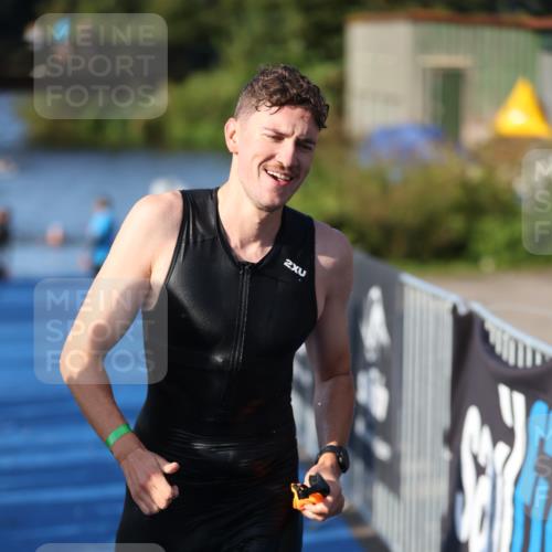 25.08.2024 - Elbe Triathlon Hamburg H.Heesch http://msf.ph/oto/6854703 25.08.2024 09:02:54 Schwimmen 217, 219, 286, 305 meine-sportfotos.de