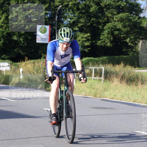 25.08.2024 - Elbe Triathlon Hamburg Fuchs,  Jonas http://msf.ph/oto/6854733 25.08.2024 09:17:48 Radfahren 1851, 289, 323, 265, 71 meine-sportfotos.de