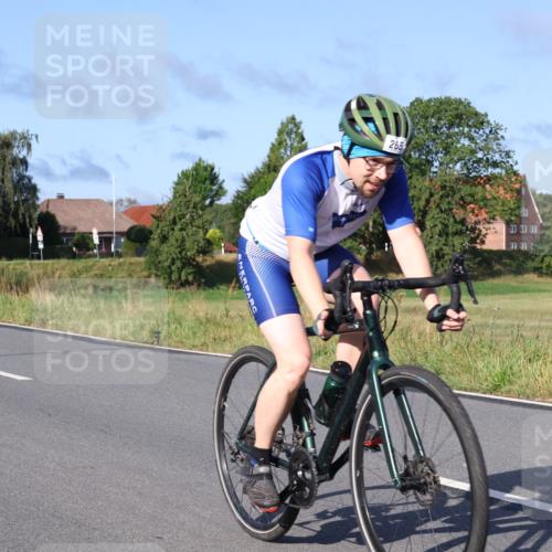 25.08.2024 - Elbe Triathlon Hamburg Fuchs,  Jonas http://msf.ph/oto/6854760 25.08.2024 09:17:49 Radfahren 289, 323, 265, 71 meine-sportfotos.de