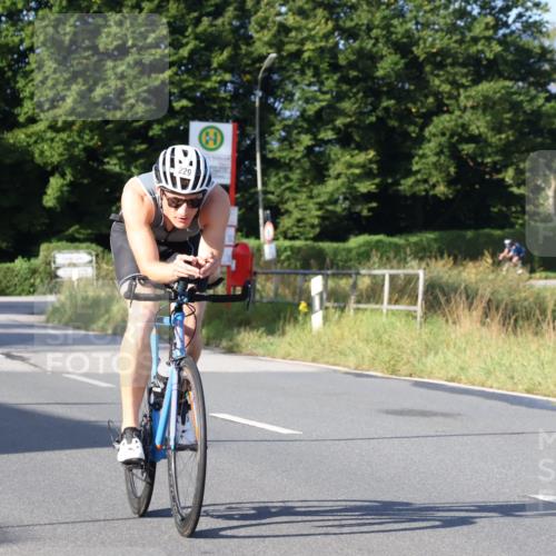 25.08.2024 - Elbe Triathlon Hamburg Fuchs,  Jonas http://msf.ph/oto/6854902 25.08.2024 09:17:58 Radfahren 71, 229, 187 meine-sportfotos.de