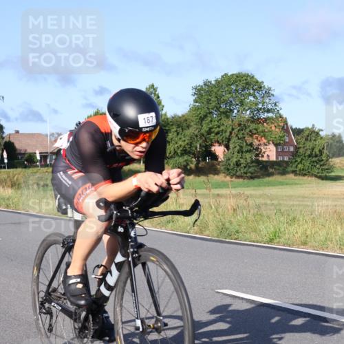 25.08.2024 - Elbe Triathlon Hamburg Fuchs,  Jonas http://msf.ph/oto/6854998 25.08.2024 09:18:02 Radfahren 229, 187, 391 meine-sportfotos.de