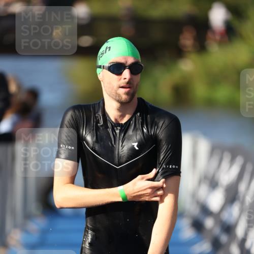 25.08.2024 - Elbe Triathlon Hamburg H.Heesch http://msf.ph/oto/6855034 25.08.2024 09:03:26 Schwimmen 219, 250, 286 meine-sportfotos.de