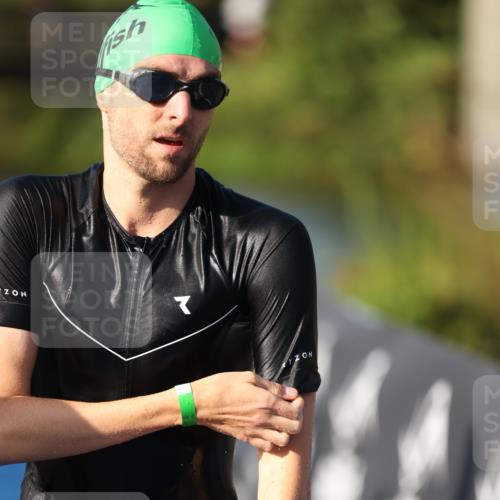 25.08.2024 - Elbe Triathlon Hamburg H.Heesch http://msf.ph/oto/6855083 25.08.2024 09:03:26 Schwimmen 219, 250, 286 meine-sportfotos.de