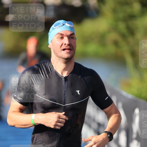 25.08.2024 - Elbe Triathlon Hamburg H.Heesch http://msf.ph/oto/6855196 25.08.2024 09:03:42 Schwimmen 206, 249, 251, 271, 317 meine-sportfotos.de