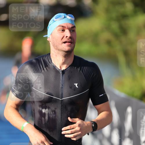 25.08.2024 - Elbe Triathlon Hamburg H.Heesch http://msf.ph/oto/6855206 25.08.2024 09:03:42 Schwimmen 206, 249, 251, 271, 317 meine-sportfotos.de
