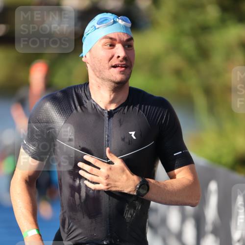 25.08.2024 - Elbe Triathlon Hamburg H.Heesch http://msf.ph/oto/6855237 25.08.2024 09:03:42 Schwimmen 206, 249, 251, 271, 317 meine-sportfotos.de