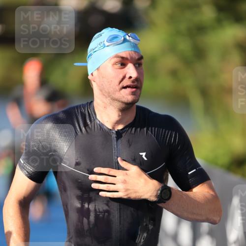 25.08.2024 - Elbe Triathlon Hamburg H.Heesch http://msf.ph/oto/6855257 25.08.2024 09:03:42 Schwimmen 206, 249, 251, 271, 317 meine-sportfotos.de