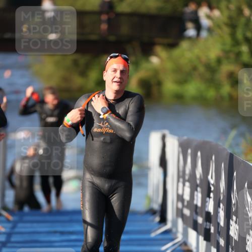 25.08.2024 - Elbe Triathlon Hamburg H.Heesch http://msf.ph/oto/6855296 25.08.2024 09:03:45 Schwimmen 206, 249, 251, 271, 317 meine-sportfotos.de