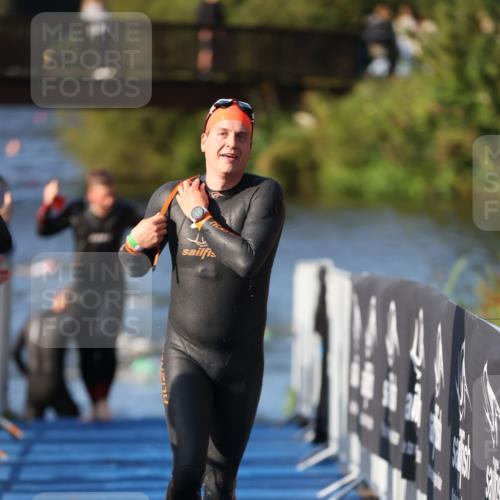 25.08.2024 - Elbe Triathlon Hamburg H.Heesch http://msf.ph/oto/6855303 25.08.2024 09:03:45 Schwimmen 206, 249, 251, 271, 317 meine-sportfotos.de