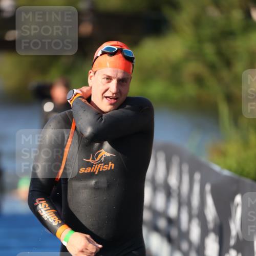 25.08.2024 - Elbe Triathlon Hamburg H.Heesch http://msf.ph/oto/6855408 25.08.2024 09:03:47 Schwimmen 206, 249, 251, 271, 317 meine-sportfotos.de