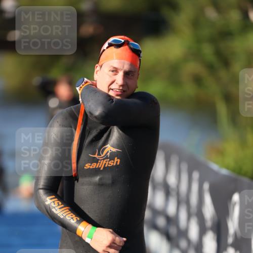 25.08.2024 - Elbe Triathlon Hamburg H.Heesch http://msf.ph/oto/6855417 25.08.2024 09:03:47 Schwimmen 206, 249, 251, 271, 317 meine-sportfotos.de
