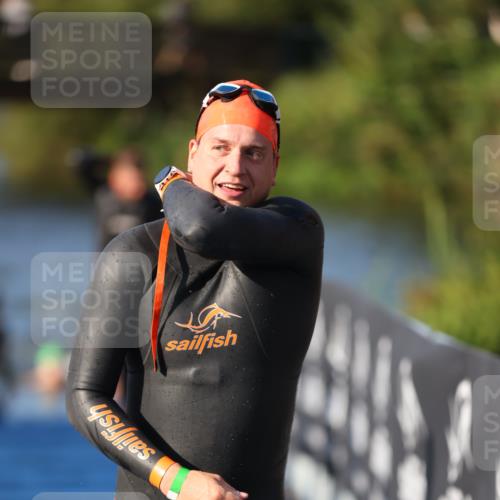 25.08.2024 - Elbe Triathlon Hamburg H.Heesch http://msf.ph/oto/6855423 25.08.2024 09:03:47 Schwimmen 206, 249, 251, 271, 317 meine-sportfotos.de