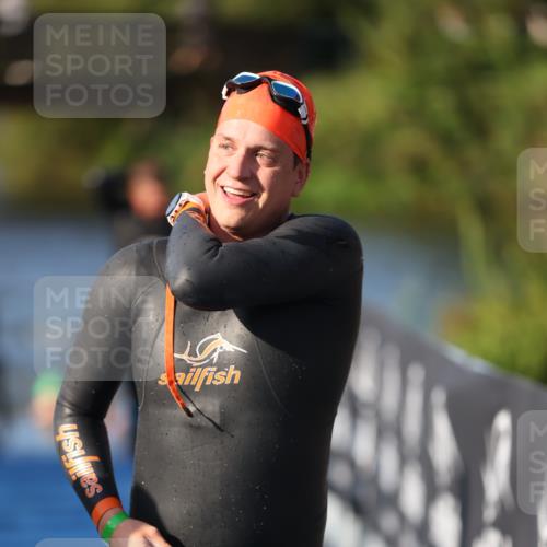 25.08.2024 - Elbe Triathlon Hamburg H.Heesch http://msf.ph/oto/6855444 25.08.2024 09:03:47 Schwimmen 206, 249, 251, 271, 317 meine-sportfotos.de