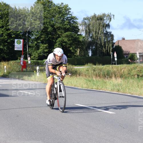 25.08.2024 - Elbe Triathlon Hamburg Fuchs,  Jonas http://msf.ph/oto/6855455 25.08.2024 09:18:36 Radfahren 119, 228, 73, 50, 242 meine-sportfotos.de