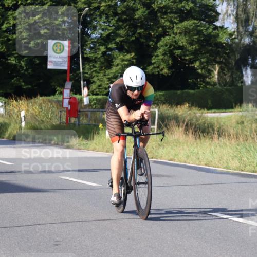 25.08.2024 - Elbe Triathlon Hamburg Fuchs,  Jonas http://msf.ph/oto/6855466 25.08.2024 09:18:37 Radfahren 228, 73, 50, 242 meine-sportfotos.de