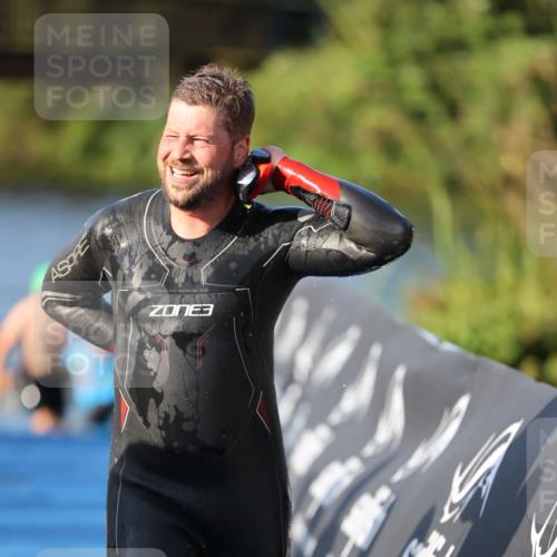 25.08.2024 - Elbe Triathlon Hamburg H.Heesch http://msf.ph/oto/6855504 25.08.2024 09:03:53 Schwimmen 206, 249, 251, 255, 271, 317 meine-sportfotos.de