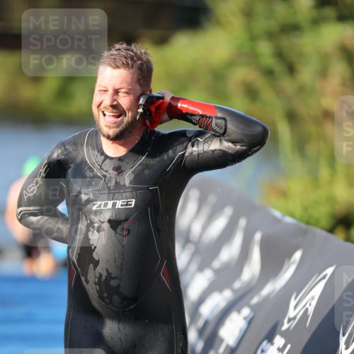 25.08.2024 - Elbe Triathlon Hamburg H.Heesch http://msf.ph/oto/6855527 25.08.2024 09:03:53 Schwimmen 206, 249, 251, 255, 271, 317 meine-sportfotos.de
