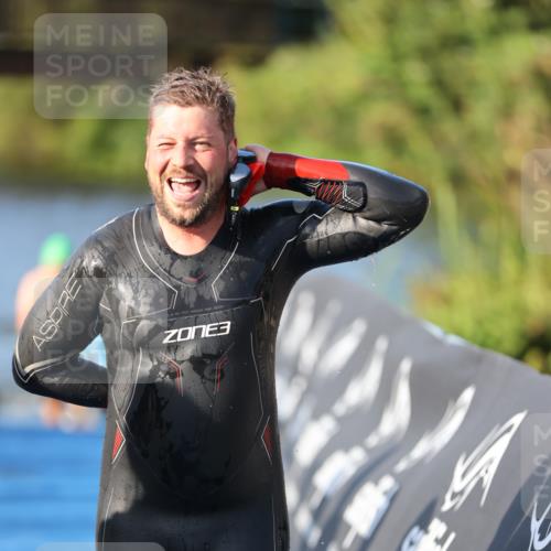 25.08.2024 - Elbe Triathlon Hamburg H.Heesch http://msf.ph/oto/6855550 25.08.2024 09:03:53 Schwimmen 206, 249, 251, 255, 271, 317 meine-sportfotos.de