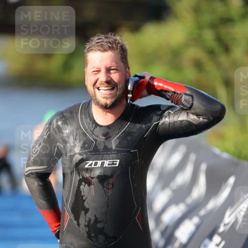 25.08.2024 - Elbe Triathlon Hamburg H.Heesch http://msf.ph/oto/6855557 25.08.2024 09:03:53 Schwimmen 206, 249, 251, 255, 271, 317 meine-sportfotos.de