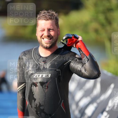 25.08.2024 - Elbe Triathlon Hamburg H.Heesch http://msf.ph/oto/6855594 25.08.2024 09:03:54 Schwimmen 206, 249, 251, 255, 271, 317 meine-sportfotos.de