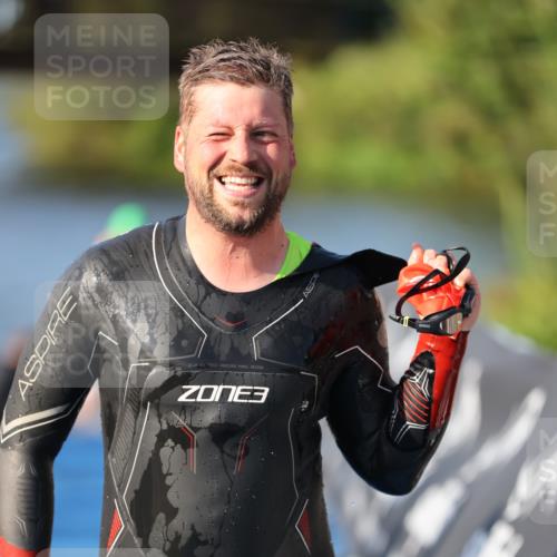 25.08.2024 - Elbe Triathlon Hamburg H.Heesch http://msf.ph/oto/6855620 25.08.2024 09:03:54 Schwimmen 206, 249, 251, 255, 271, 317 meine-sportfotos.de