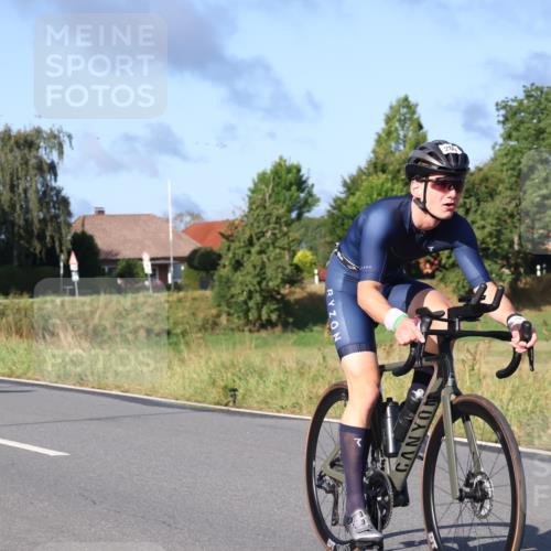 25.08.2024 - Elbe Triathlon Hamburg Fuchs,  Jonas http://msf.ph/oto/6855660 25.08.2024 09:18:57 Radfahren 164, 345, 200, 156, 155 meine-sportfotos.de