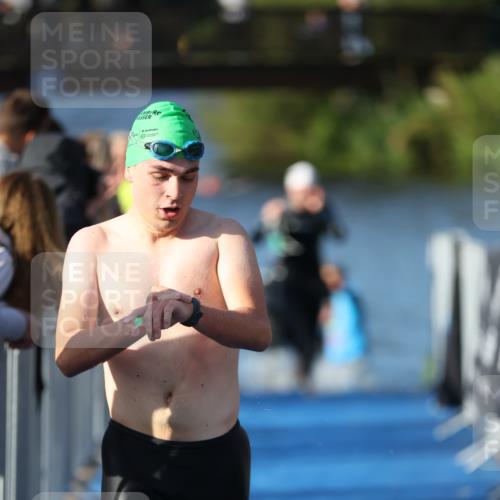 25.08.2024 - Elbe Triathlon Hamburg H.Heesch http://msf.ph/oto/6855731 25.08.2024 09:04:00 Schwimmen 206, 249, 251, 255, 271, 317 meine-sportfotos.de