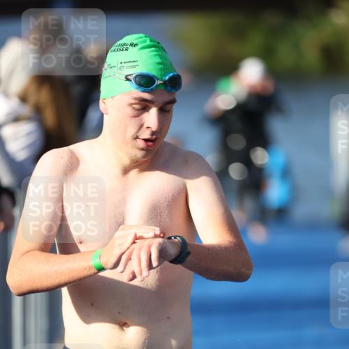 25.08.2024 - Elbe Triathlon Hamburg H.Heesch http://msf.ph/oto/6855754 25.08.2024 09:04:00 Schwimmen 206, 249, 251, 255, 271, 317 meine-sportfotos.de