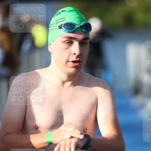 25.08.2024 - Elbe Triathlon Hamburg H.Heesch http://msf.ph/oto/6855803 25.08.2024 09:04:01 Schwimmen 206, 249, 251, 255, 271, 317 meine-sportfotos.de