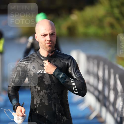 25.08.2024 - Elbe Triathlon Hamburg H.Heesch http://msf.ph/oto/6855854 25.08.2024 09:04:05 Schwimmen 206, 251, 255, 271, 317 meine-sportfotos.de