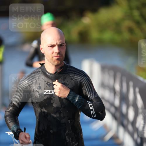 25.08.2024 - Elbe Triathlon Hamburg H.Heesch http://msf.ph/oto/6855859 25.08.2024 09:04:05 Schwimmen 206, 251, 255, 271, 317 meine-sportfotos.de