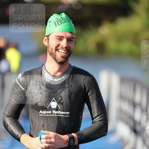25.08.2024 - Elbe Triathlon Hamburg H.Heesch http://msf.ph/oto/6855974 25.08.2024 09:04:07 Schwimmen 206, 251, 255, 271, 317 meine-sportfotos.de