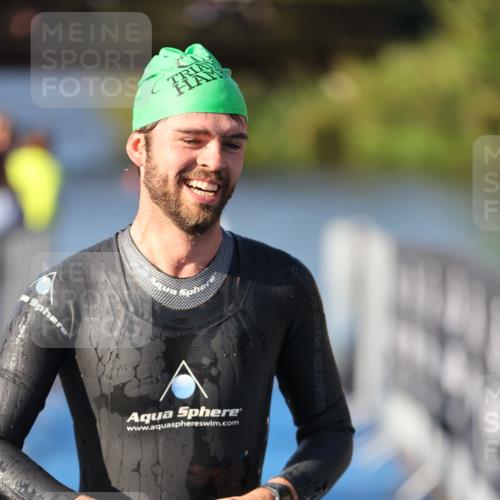 25.08.2024 - Elbe Triathlon Hamburg H.Heesch http://msf.ph/oto/6855988 25.08.2024 09:04:07 Schwimmen 206, 251, 255, 271, 317 meine-sportfotos.de