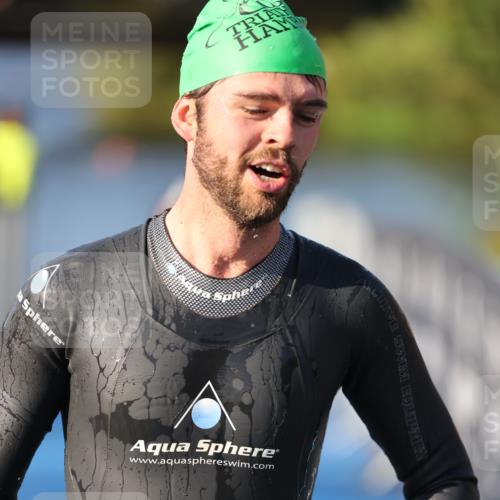 25.08.2024 - Elbe Triathlon Hamburg H.Heesch http://msf.ph/oto/6856008 25.08.2024 09:04:08 Schwimmen 206, 251, 255, 271, 317 meine-sportfotos.de
