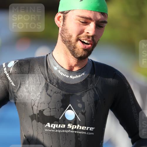 25.08.2024 - Elbe Triathlon Hamburg H.Heesch http://msf.ph/oto/6856024 25.08.2024 09:04:08 Schwimmen 206, 251, 255, 271, 317 meine-sportfotos.de