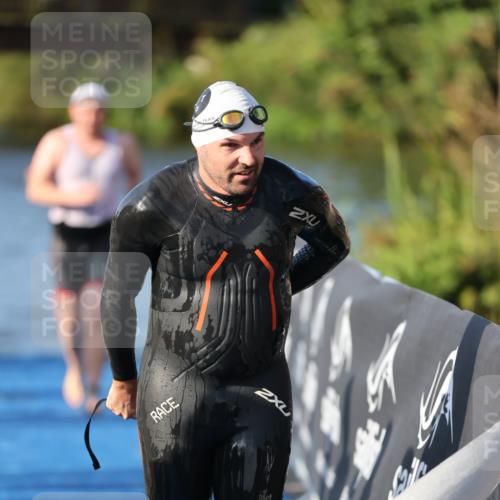 25.08.2024 - Elbe Triathlon Hamburg H.Heesch http://msf.ph/oto/6856068 25.08.2024 09:04:17 Schwimmen 255, 271, 302, 314 meine-sportfotos.de