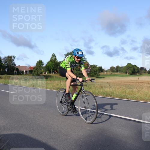 25.08.2024 - Elbe Triathlon Hamburg Fuchs,  Jonas http://msf.ph/oto/6856091 25.08.2024 09:19:23 Radfahren 268, 396, 269, 319, 40 meine-sportfotos.de