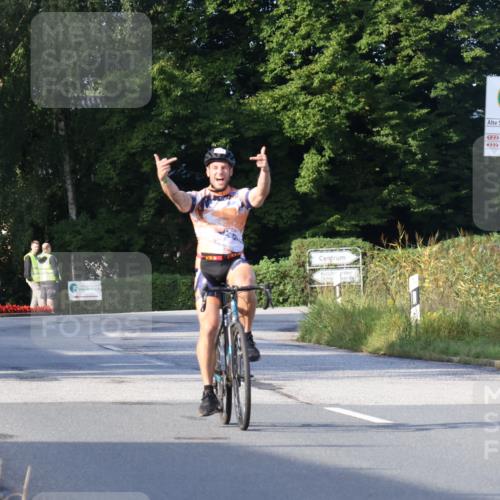 25.08.2024 - Elbe Triathlon Hamburg Fuchs,  Jonas http://msf.ph/oto/6856171 25.08.2024 09:19:31 Radfahren 40 meine-sportfotos.de