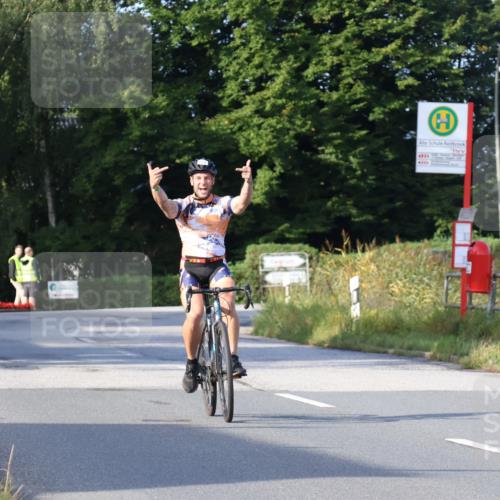25.08.2024 - Elbe Triathlon Hamburg Fuchs,  Jonas http://msf.ph/oto/6856176 25.08.2024 09:19:31 Radfahren 40 meine-sportfotos.de
