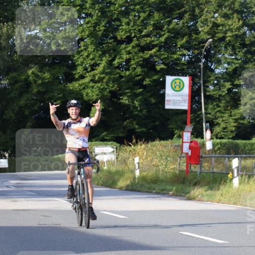 25.08.2024 - Elbe Triathlon Hamburg Fuchs,  Jonas http://msf.ph/oto/6856182 25.08.2024 09:19:31 Radfahren 40 meine-sportfotos.de