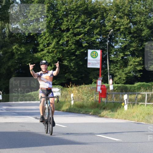 25.08.2024 - Elbe Triathlon Hamburg Fuchs,  Jonas http://msf.ph/oto/6856189 25.08.2024 09:19:32 Radfahren 40 meine-sportfotos.de