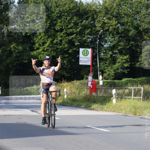 25.08.2024 - Elbe Triathlon Hamburg Fuchs,  Jonas http://msf.ph/oto/6856197 25.08.2024 09:19:32 Radfahren 40 meine-sportfotos.de