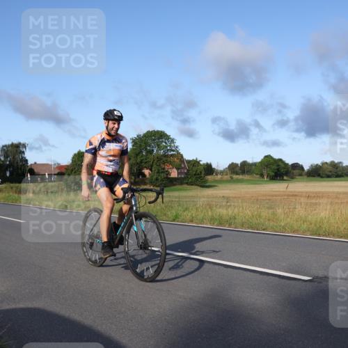 25.08.2024 - Elbe Triathlon Hamburg Fuchs,  Jonas http://msf.ph/oto/6856281 25.08.2024 09:19:34 Radfahren  meine-sportfotos.de